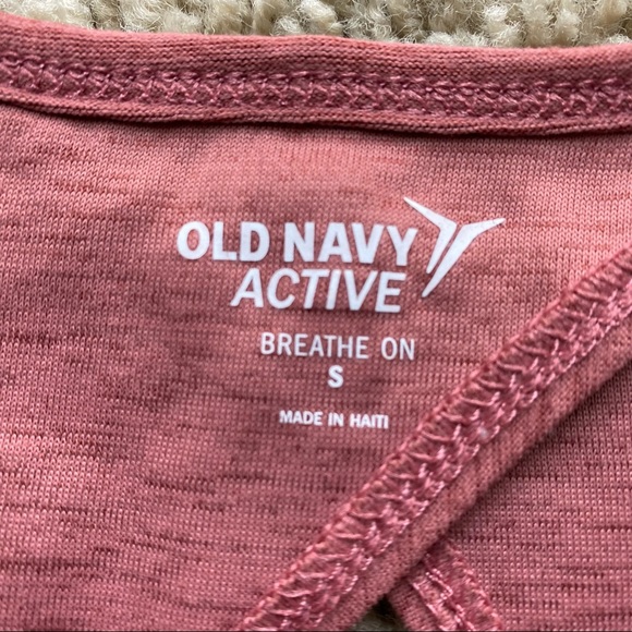 Old Navy workout top - Picture 2 of 3